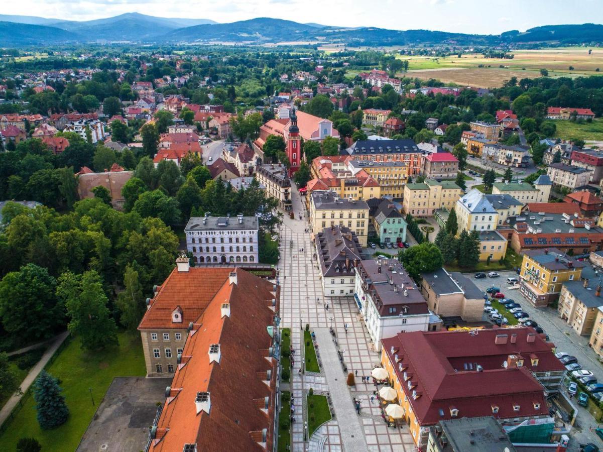 Apartament W Cieplicach Deluxe Jelenia Góra Esterno foto